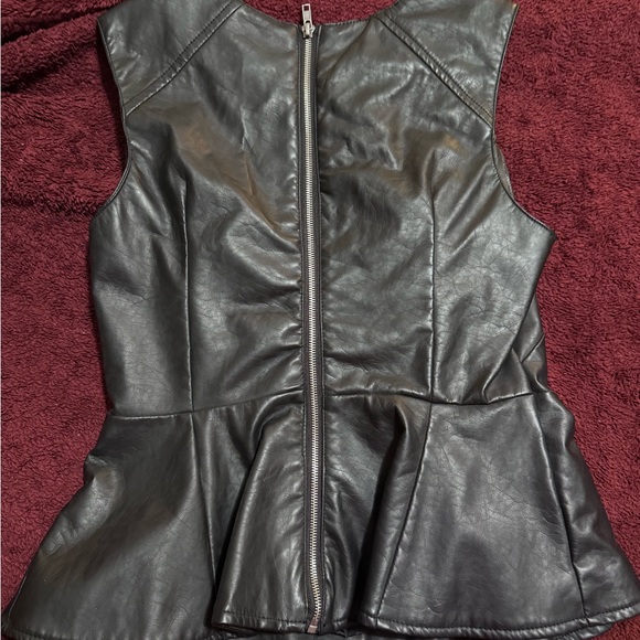 Women Last Kiss size M faux leather peplum top - Picture 2 of 5